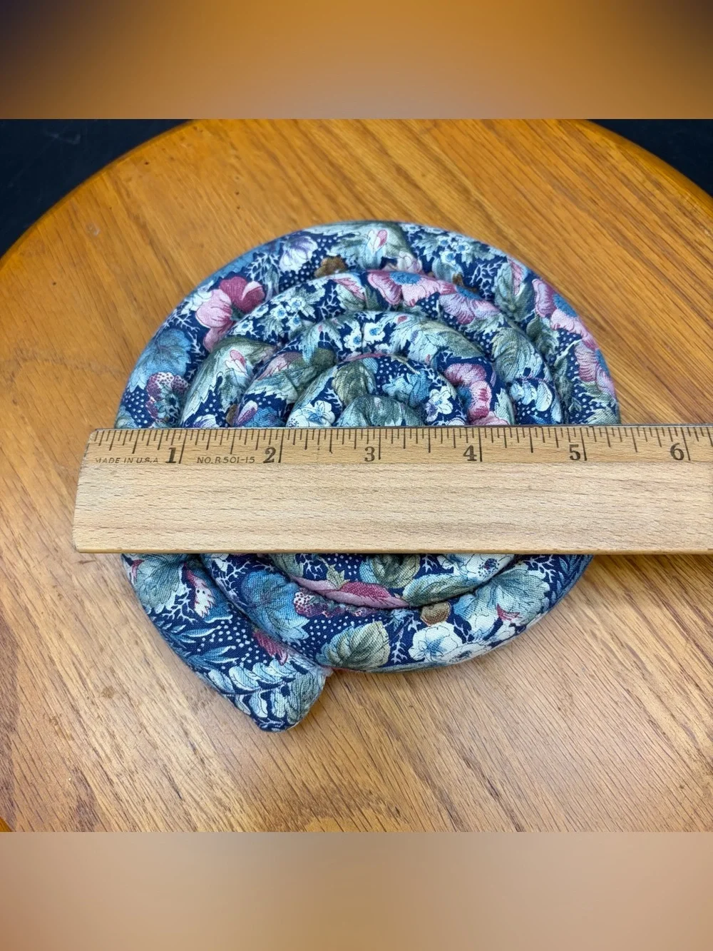 Vintage Coiled Fabric Weighted Trivet Country Kitchen Cabin Decor Floral 5.5”